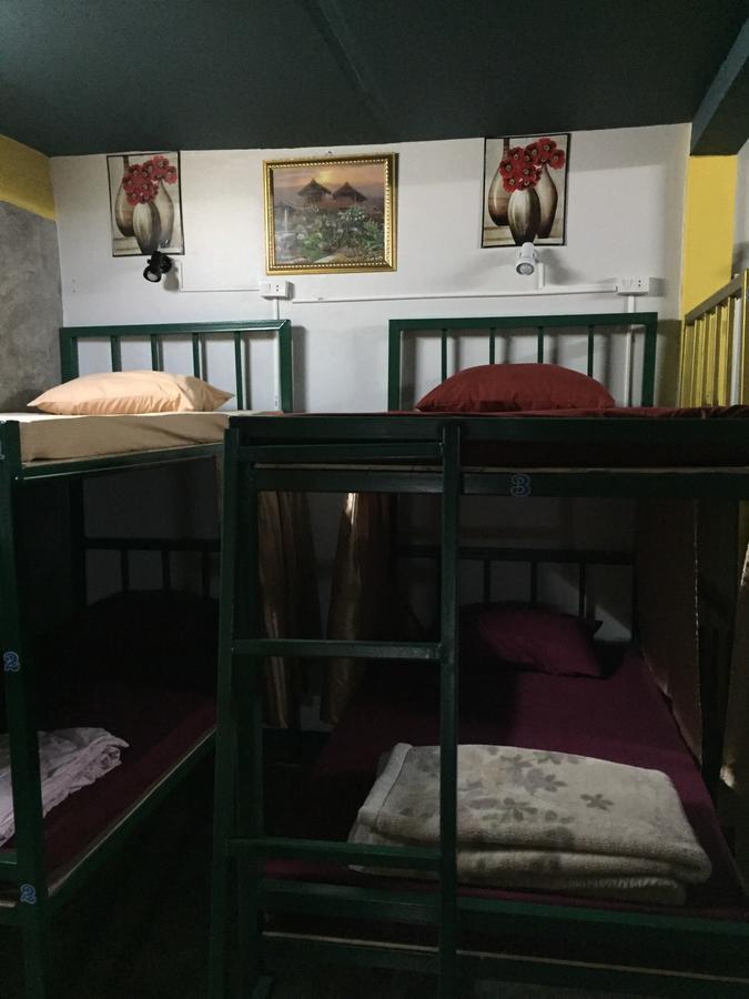 Tiger House Hostel (Adults Only) Чиангмай Экстерьер фото