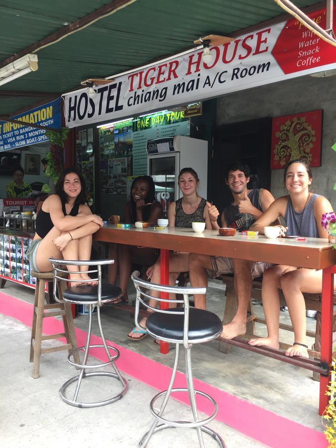 Tiger House Hostel (Adults Only) Чиангмай Экстерьер фото
