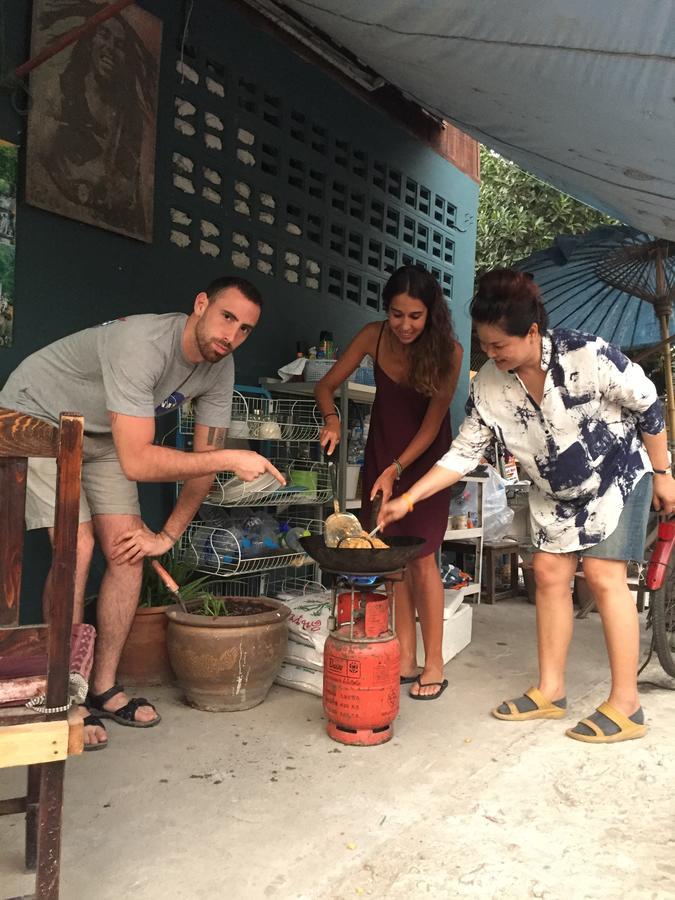 Tiger House Hostel (Adults Only) Чиангмай Экстерьер фото